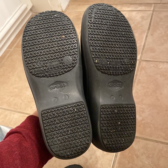 Crocs Dual Comfort Clogs - Picture 2 of 2